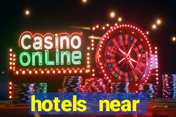 hotels near pinnacle bank arena